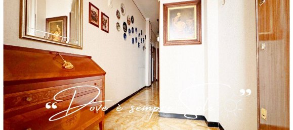 Apartamento de 3 dormitorios en Genoa, Italy No. 13606 24