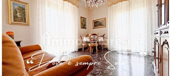 Apartamento de 3 dormitorios en Genoa, Italy No. 13606 3