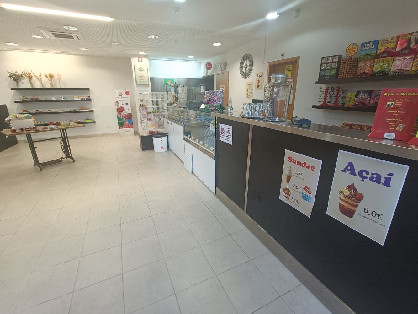 Gewerbliche Immobilie in Oeiras, Portugal 80m², Nr. 322461