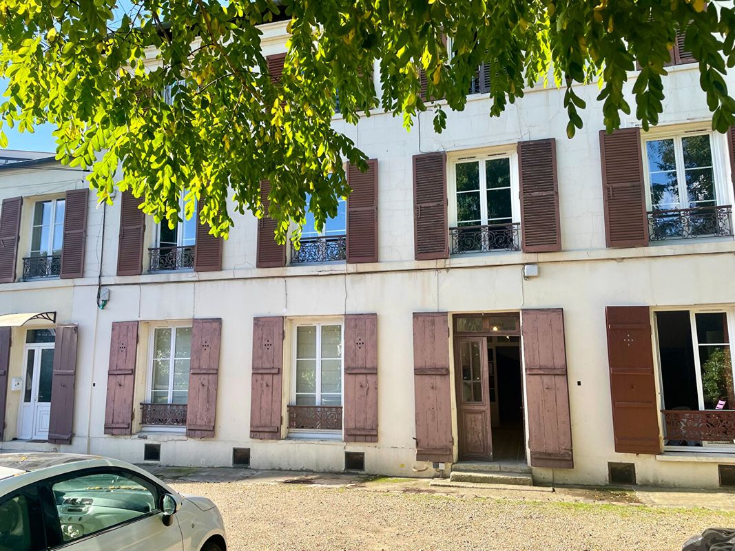 Apartamento de 2 dormitorios en Montmorency, France No. 167503