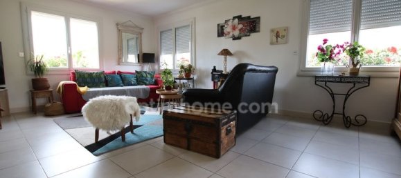 2 bedrooms House in Saint-Pere-sur-Loire, France No. 264500 12