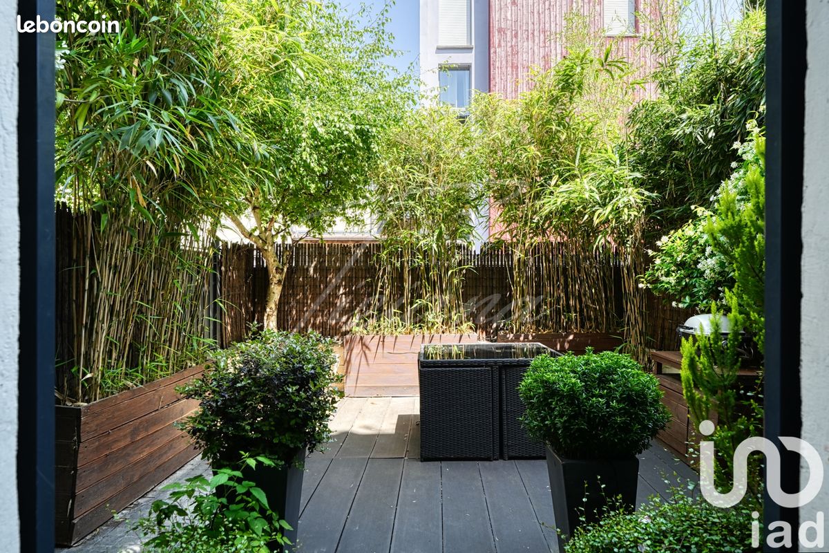 2 bedrooms Apartment in Issy-les-Moulineaux, France No. 328855