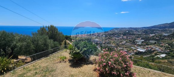 6-salle Villa à Sanremo, Italy No. 261612 9