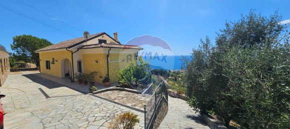 6-salle Villa à Sanremo, Italy No. 261612 2