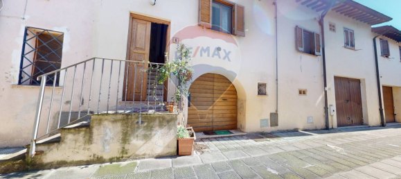 Apartamento de 3 dormitorios en Valtopina, Italy No. 73443 33