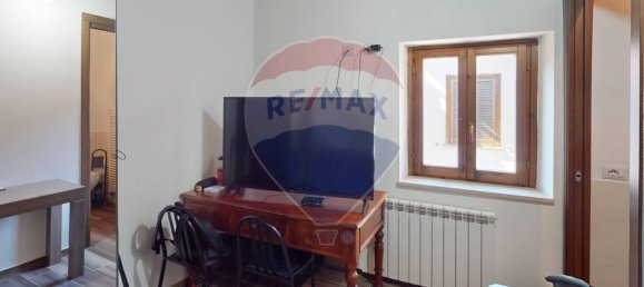 Apartamento de 3 dormitorios en Valtopina, Italy No. 73443 23