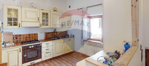 Apartamento de 3 dormitorios en Valtopina, Italy No. 73443 2