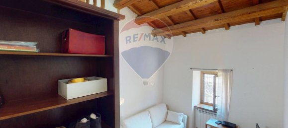 Apartamento de 3 dormitorios en Valtopina, Italy No. 73443 17