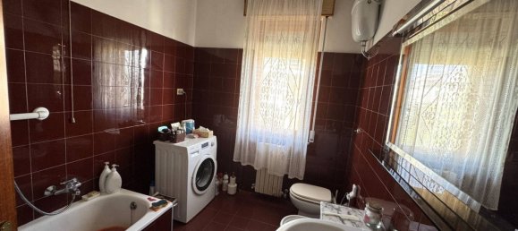 5 bedrooms Apartment in Porto San Giorgio, Italy No. 81785 12