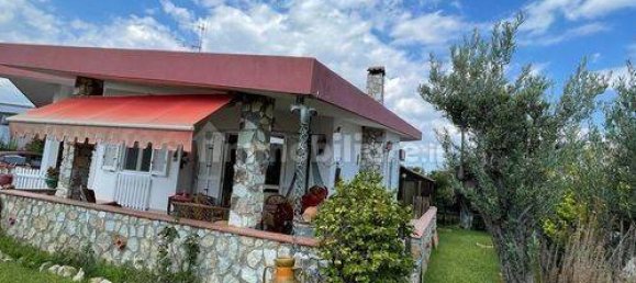 4 bedrooms Villa in Simeri Crichi, Italy No. 210467 3