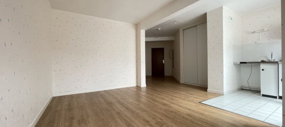 Studio in Troyes, France, Nr. 62665 3