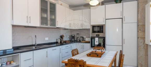 405m² Building in Vila Nova de Gaia, Portugal No. 55939 9