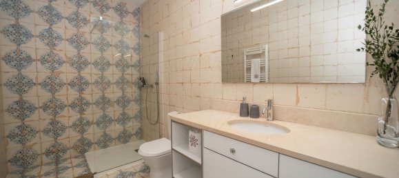 405m² Building in Vila Nova de Gaia, Portugal No. 55939 11