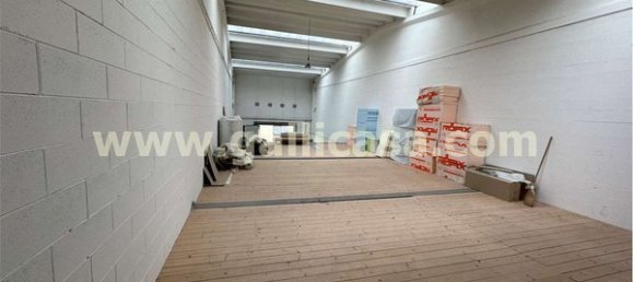 Lagerhaus in Castenedolo, Italy 300m², Nr. 125847 3