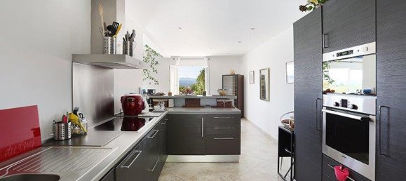 5 bedrooms Villa in Aix-en-Provence, France No. 201030 7