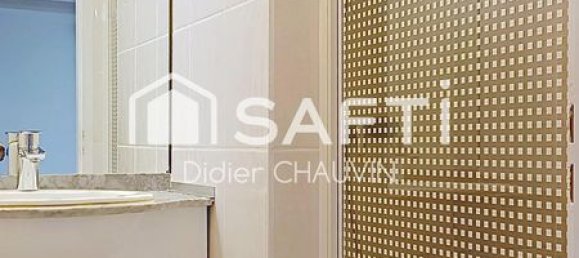 Apartamento de 3 dormitorios en La Rochelle, France No. 107622 11