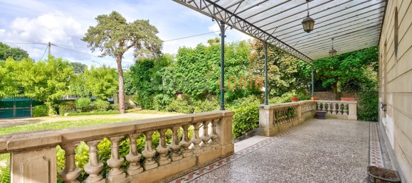 6 bedrooms House in Le Vesinet, France No. 186882 2