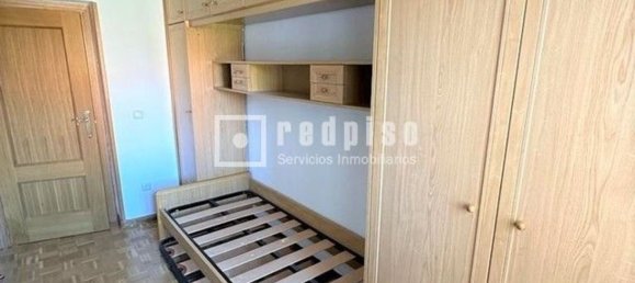 Apartamento de 3 dormitorios en Madrid, Spain No. 157653 8