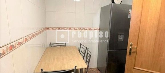 Apartamento de 3 dormitorios en Madrid, Spain No. 157653 4