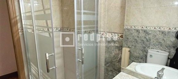 Apartamento de 3 dormitorios en Madrid, Spain No. 157653 12