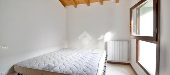 Квартира с 2 комнатами в Реджо Эмилия, Италия № 2449 26