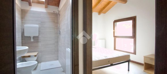 Квартира с 2 комнатами в Реджо Эмилия, Италия № 2449 2