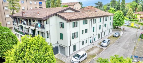 Квартира с 2 комнатами в Реджо Эмилия, Италия № 2449 10