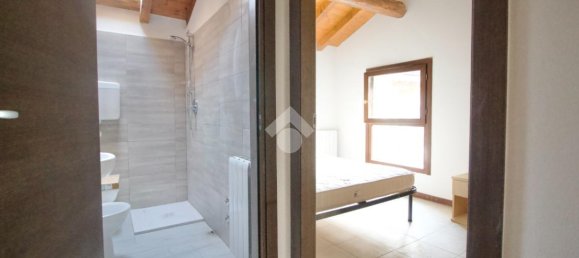 Квартира с 2 комнатами в Реджо Эмилия, Италия № 2449 35