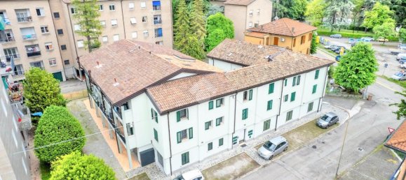 Квартира с 2 комнатами в Реджо Эмилия, Италия № 2449 16