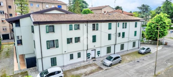 Квартира с 2 комнатами в Реджо Эмилия, Италия № 2449 6