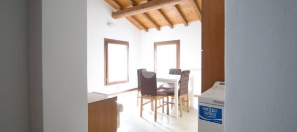 Квартира с 2 комнатами в Реджо Эмилия, Италия № 2449 34