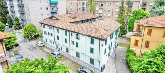 Квартира с 2 комнатами в Реджо Эмилия, Италия № 2449 8