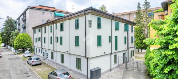 Квартира с 2 комнатами в Реджо Эмилия, Италия № 2449 14