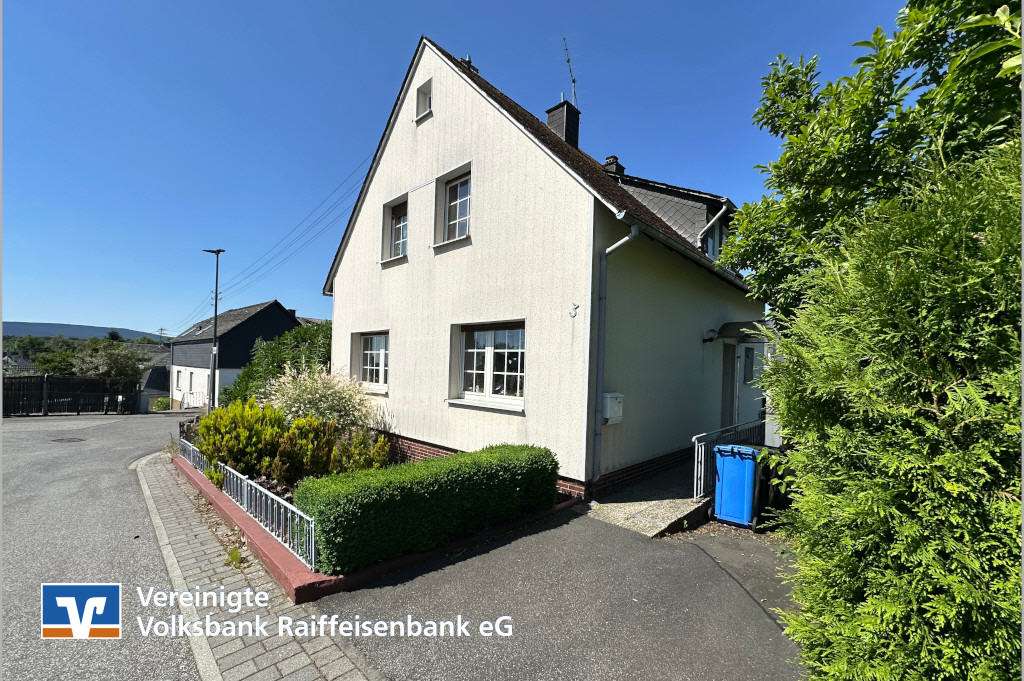 5غرفة منزل في Rhein-Hunsruck, Germany رقم 221024