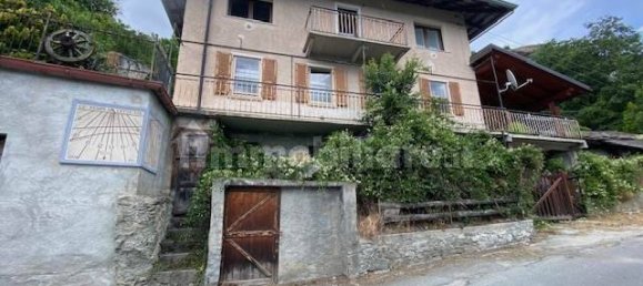 4 Schlafzimmer Haus in Quart, Italy, Nr. 294123 2