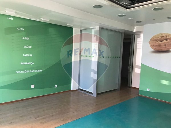 110m² Commercial property in Macedo de Cavaleiros, Portugal No. 92731