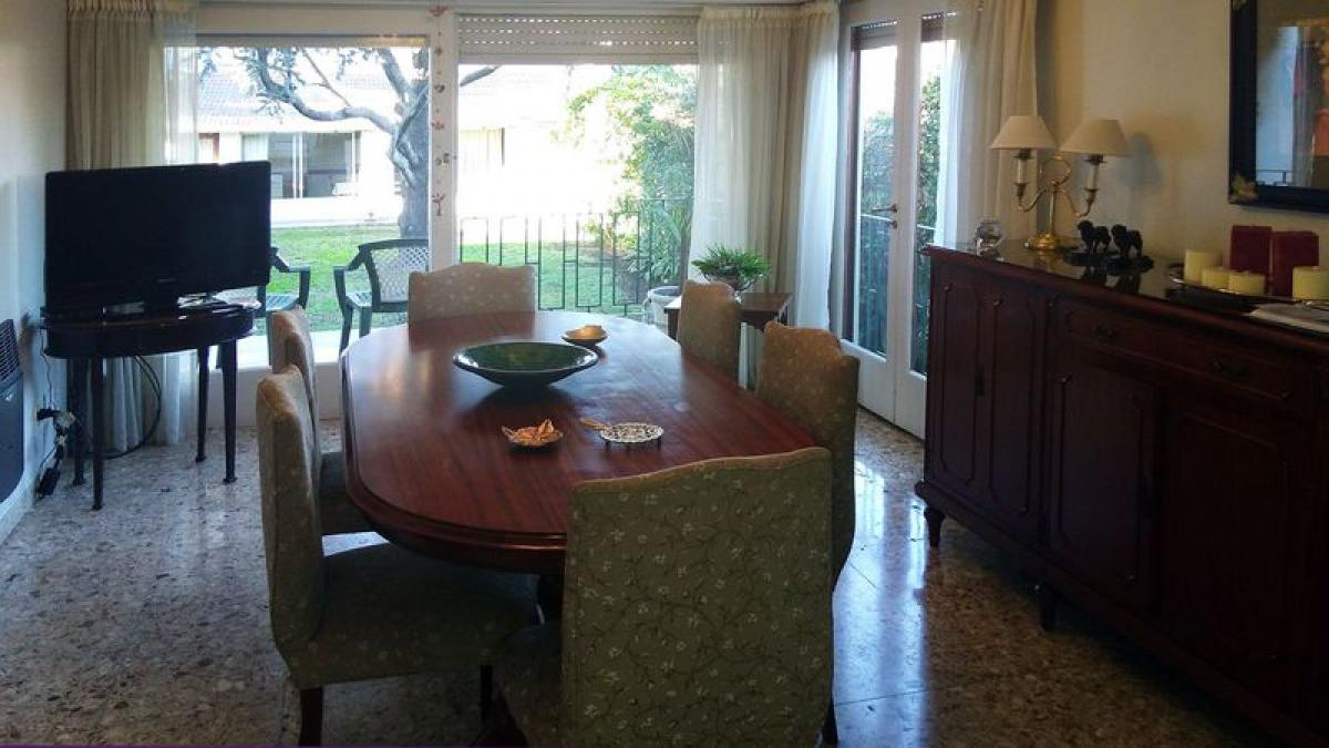 3 bedrooms House in Mar del Plata, Argentina No. 103043