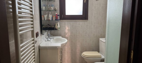 Квартира с 2 спальнями в Мантуя, Италия № 381842 3