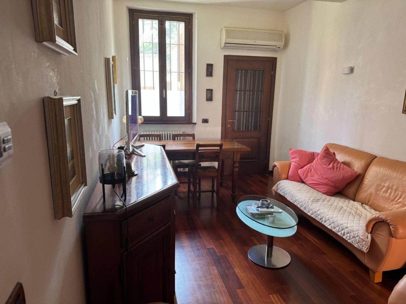 Квартира с 2 спальнями в Мантуя, Италия № 381842