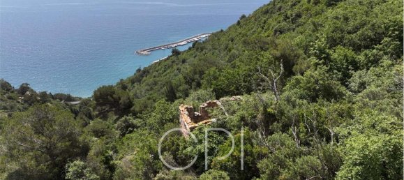 Villa de 3 dormitorios en Alassio, Italy No. 114214 32