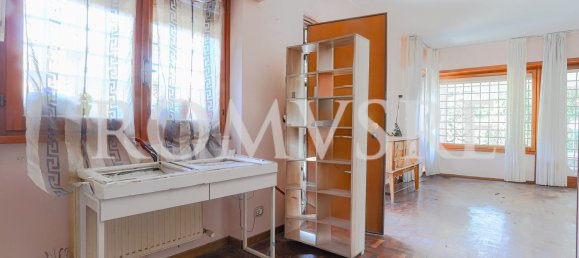 5 rooms Villa in Rome, Italy No. 300099 18
