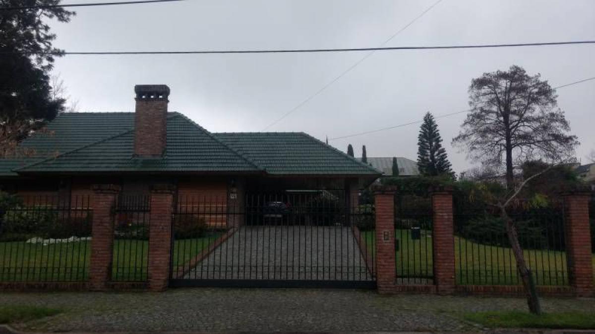 3 bedrooms House in Tigre, Argentina No. 11743