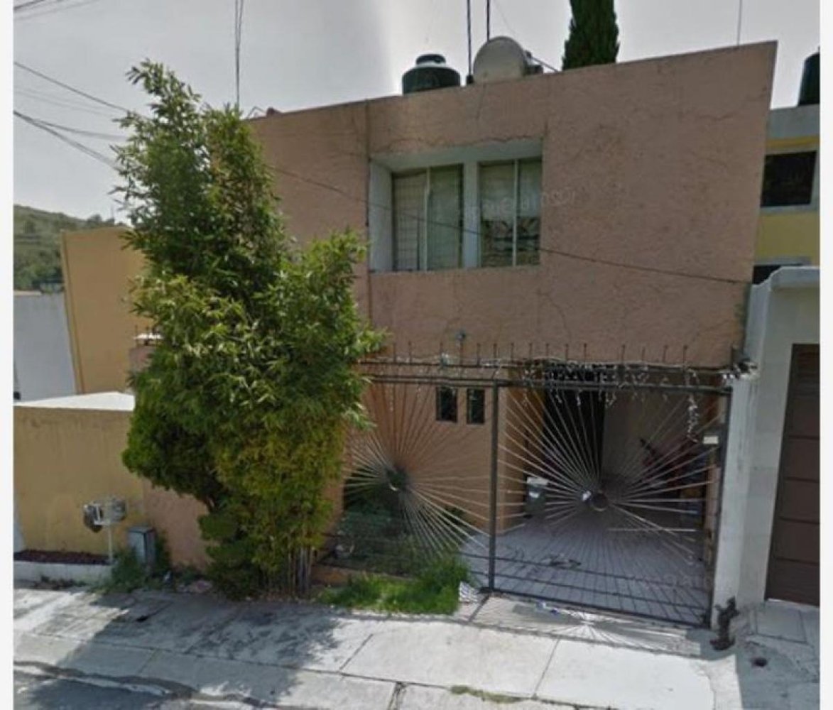 Casa de 3 dormitorios en Naucalpan de Juárez, Mexico No. 211495