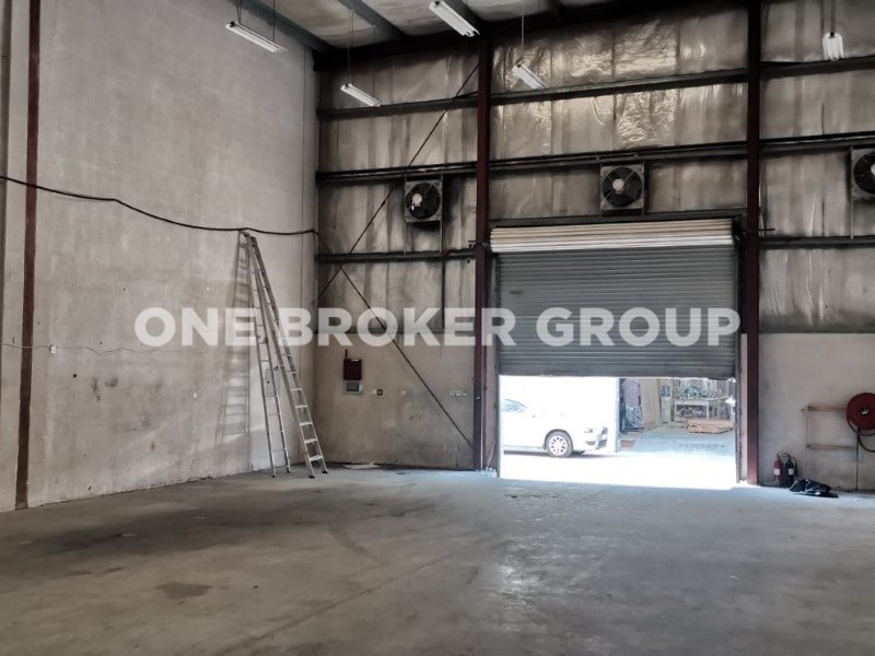 2043.8m² Warehouse in Dubai Investment Park, UAE No. 1833
