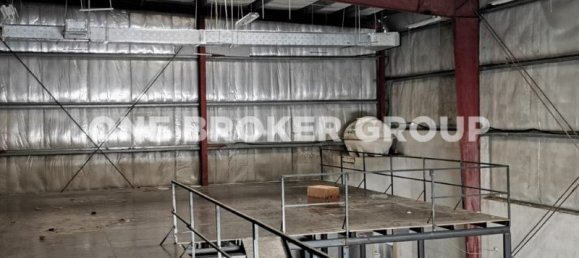 2043.8m² Warehouse in Dubai Investment Park, UAE No. 1833 3