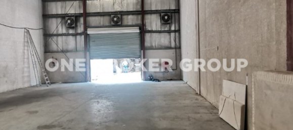 2043.8m² Warehouse in Dubai Investment Park, UAE No. 1833 11