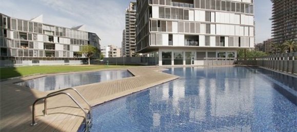 Apartamento de 4 dormitorios en Sant Martí, Spain No. 84591 13