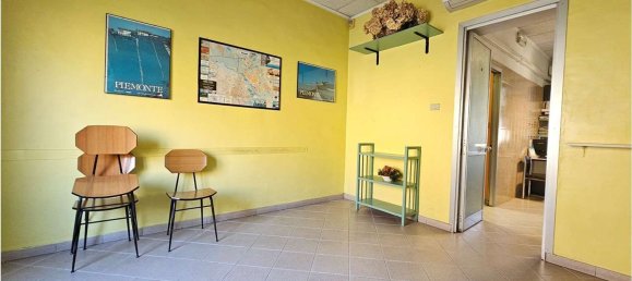 106m² Commercial property in Turin, Italy No. 158538 4