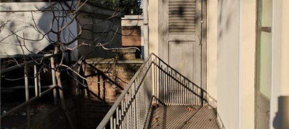 106m² Commercial property in Turin, Italy No. 158538 2