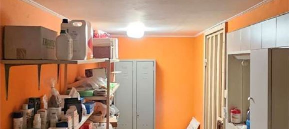 106m² Commercial property in Turin, Italy No. 158538 10